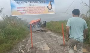Jalan Menuju TPA di Renah Kayu Embun Diblokir Warga