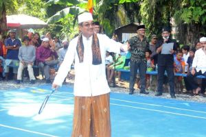 Bupati Anwar Sadat Resmikan Nama Lapangan Badminton PB Berkah Bersatu Mantap Desa Kampung Baru