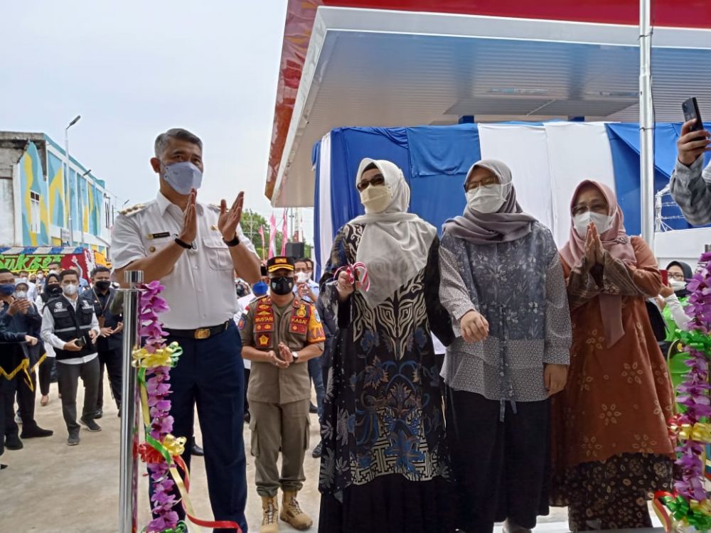 Wali Kota Jambi, Syarif Fasha saat meresmikan SPBU Broni