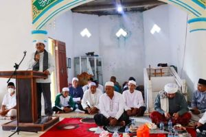 Bupati Tanjab Barat Hadiri Isra Miraj di Parit V Darat Tungkal II