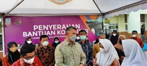 SMP Adhyaksa Terima 10 Unit Komputer Bantuan Pemkot Jambi