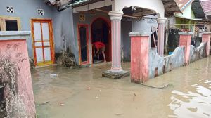 Rumah di 4 RT Kebanjiran, Ketinggian Air Capai 2 Meter
