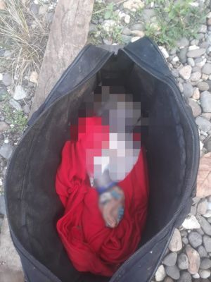 Warga Temukan Bayi dalam Tas Saat ke Sungai