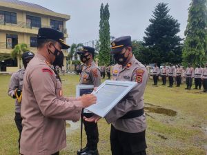 Polisi Berprestasi di Bungo Dapat Penghargaan dari Kapolres