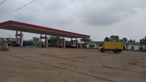 SPBU Jalan Lingkar Timur Kota Jambi Catat Plat Truk yang Isi BBM