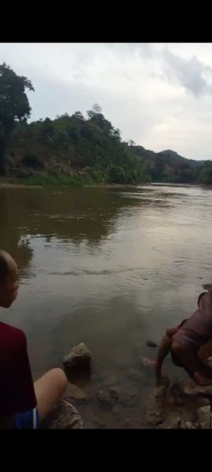 Belajar Berenang, Warga Palembang Hanyut Dibawa Arus Sungai Tembesi
