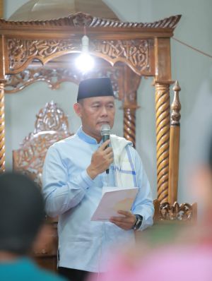 Safari Ramadhan Bupati Tebo di Masjid Amirul Mukminin Sumay