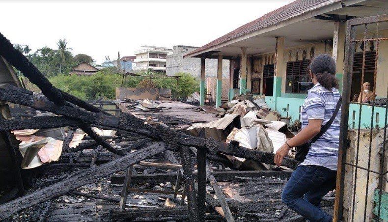 Kebakaran SDN 164 Jambi meludeskan bangunan, dokumen hingga aset sekolah. (Foto: MNC/Azhari Sultan)