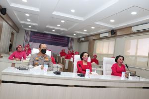 Didampingi Ketua Bhayangkari Jambi, Kapolda Ikuti HUT Yayasan Kemala Bhayangkari Secara Virtual