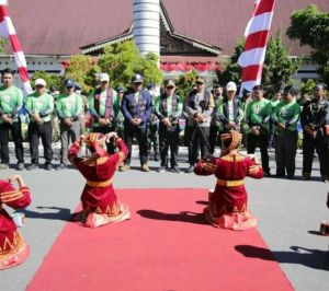 Wako Sungaipenuh Hadiri Pembukaan Kejurnas Paralayang dan Gantolle TROI Seri 2