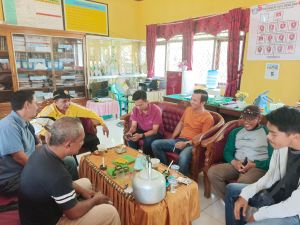 Diknas Batanghari Gelar Gotong Royong SDN 56/1 Desa Aro