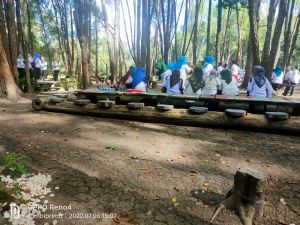 Para Pegawai DPPKBP3A Batanghari Bernyanyi di Taman Pada Jam Kerja, Erna Sebut Silaturahmi