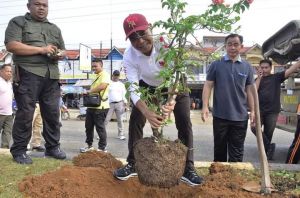 Aspan Komandoi Jumat Bersih di Jalur Dua Rimbo Bujang 