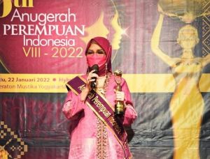 Ketua DPRD Sumsel Anita Noeringhati Raih Penghargaan API Award 2022