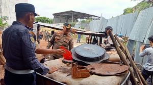 Gudang Minyak Ilegal di Kota Jambi Dibongkar 