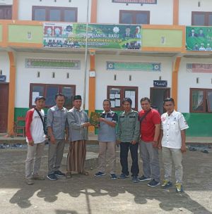 Peduli Ponpes dan Rumah Tahfiz, Forwari Kerinci -Sungaipenuh Bagikan Al Quran 