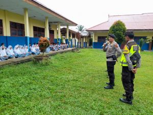 Kapolsek Bangko Beri Motivasi Kepada Siswa Agar Saling Menghargai 
