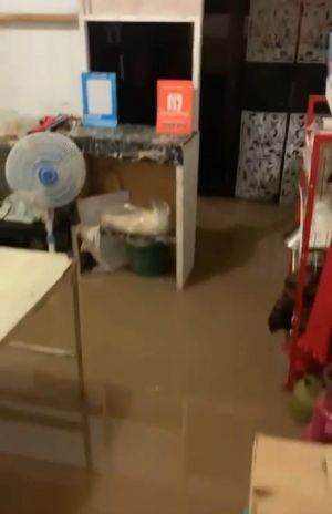 Rumah Warga Rusak dan Kebanjiran, Fasha: Kontraktor Harus Memperbaiki 