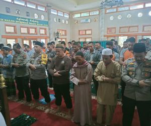 Polres Muaro Jambi Gelar Sholat Gaib untuk Korban Gempa Cianjur 