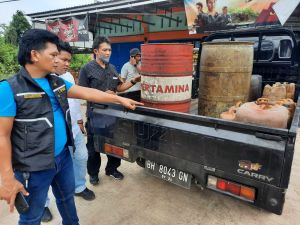 Diduga Timbun Solar Bersubsidi, AF Pemilik Warung Diamankan Polisi 