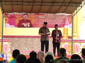 Jelang Imlek, Fasha-Maulana Bagikan 500 Paket Sembako 