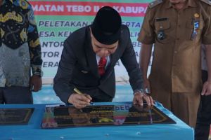 Pj Bupati Tebo Resmikan Desa Kemantan Kecamatan Tebo Ilir 