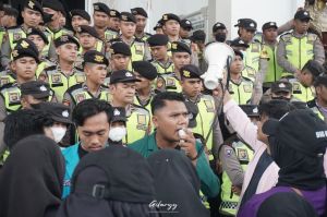 Mahasiswa Sebut Ketua DPRD Jambi Silakan Mundur Jika Tidak Mampu Urus UU Cipta Kerja