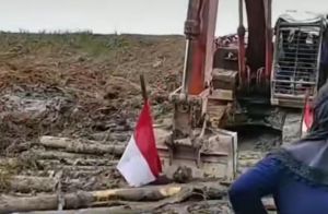 Mahasiswa Desak Polisi Tangkap Pelaku Perusak Bendera Putih