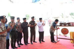 Bupati Tanjabbar, Buka Festival Pelayanan Publik 