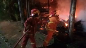 Lupa Cabut Kipas Angin, 3 Kios di Depan Masjid Agung Al Falah Kota Jambi Terbakar