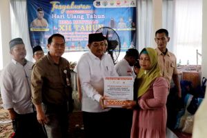 HUT Desa Muntialo, Bupati Serahkan Bantuan Pada Warga Korban Banjir