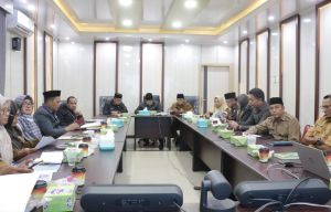 Bupati Tanjabbar Ikuti Rakor Pengendalian Inflasi Bersama Kemendagri Secara Virtual