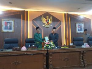 Wabup H.Bakhtiar Sampaikan Jawaban Pemerintah Daerah Atas Pandangan Fraksi DPRD Kabupaten BatangHari