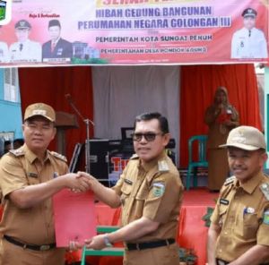 Pemkot Serah Terima Aset ke Pemdes Pondok Agung