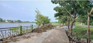 Tumpukan Sampah Ganggu Wisatawan di Kawasan Danau Sipin Kota Jambi