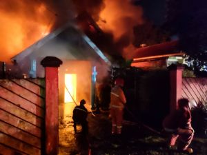 Dua Rumah di Tambak Sari Hangus Terbakar, Ini Sebabnya!