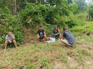 Tak Hanya Awasi Alat Berat Bekerja, Satgas TMMD juga Lakukan Ini