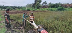 Anggota Satgas TMMD 123 Mulai Kerjakan Pembukaan Lahan Ketahanan Pangan Terpadu