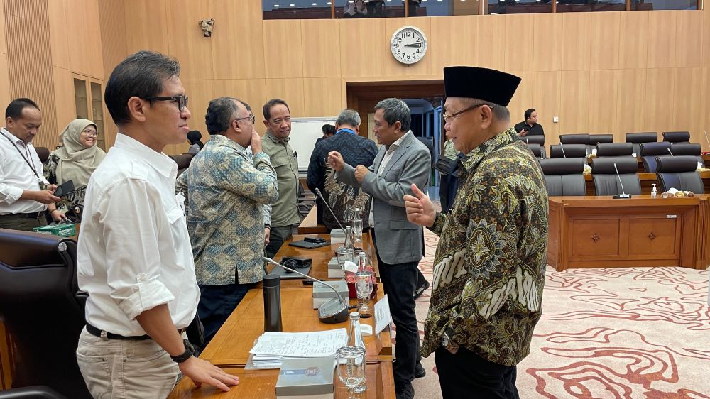 Drs H Cek Endra, Anggota Komisi XII DPR RI Fraksi Golkar