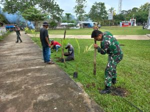 Lestarikan Lingkungan, Satgas TMMD Tanam Beragam Bibit Pohon