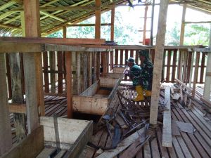 Satgas TMMD ke 123 Kodim Bute Buat Tempat Pakan Kambing