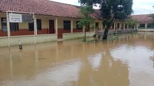 Puluhan Sekolah di Kota Jambi Terendam Banjir, Aktivitas Belajar Terganggu