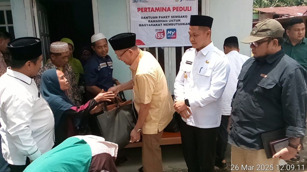 Drs H Cek Endra, Anggota Komisi XII DPR RI Didampingi Wakil Bupati Sarolangun dan Sekretaris DPD Golkar Provinsi Jambi