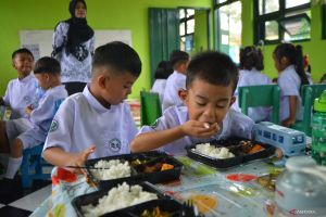 Sempat Terhenti, Program Makan Bergizi Kembali Aktif di Kota Jambi