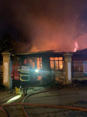 Kebakaran di Jelutung, Rumah Ludes dan Satu Warga Alami Luka Bakar Serius