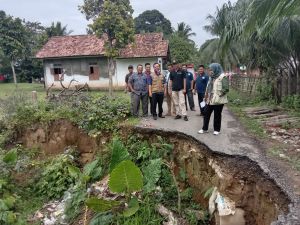 Hibah dari BNPB, Proyek Tanggul Pagar Puding dan Jalan Penapalan Segera Dikerjakan