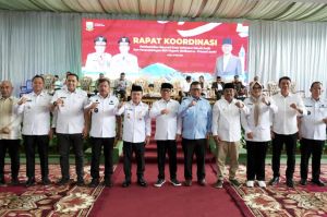 Bupati Monadi Hadiri Rapat Percepatan Pembentukan Koperasi Merah Putih bersama Mendes PDTT