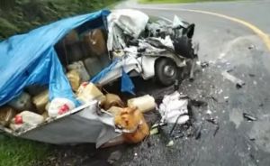 Kecelakaan di jalan Sungaipenuh-Tapan, Mobil Carry vs Fuso 