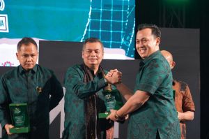 KFA Terima HIPMI Award dari BPD HIPMI Jambi