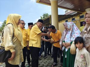 Idul Adha, Ketua DPD Golkar Provinsi Jambi Serahkan 8 Ekor Sapi